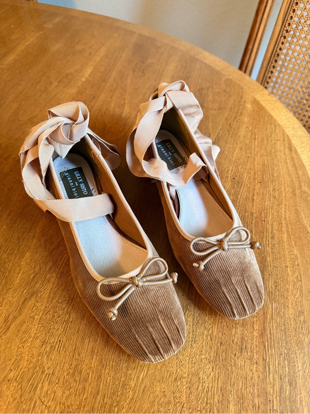 Gianni Bini x Lilly Sisto tan corduroy/leather ballet flats with bow detail NEW